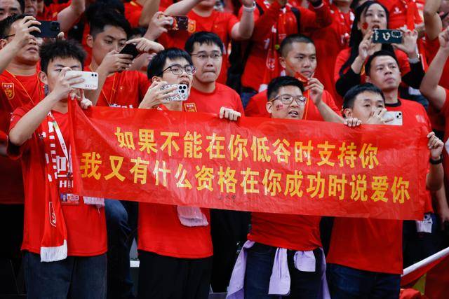 掌掴对手！迪马：若莱奥被认定暴力行为，世界杯小组赛将停赛2场
